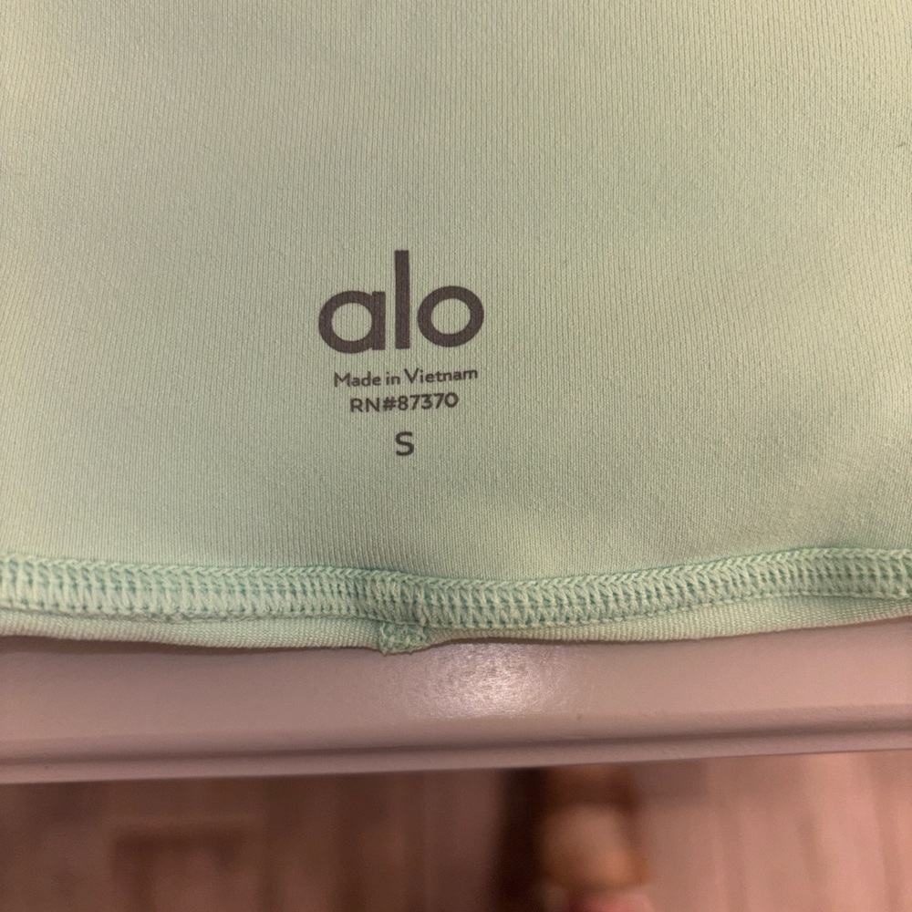 ALO Yoga 7/8 Airbrush Spearmint Leggings - Small - Picture 4 of 8